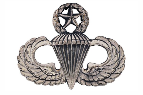Master Parachutist Badge by ArmyFacts com